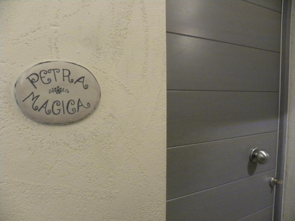 Apartamento Petra Magica San Pantaleo Exterior foto
