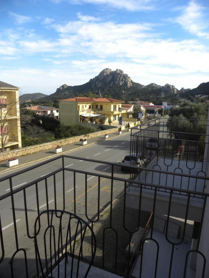 Apartamento Petra Magica San Pantaleo Exterior foto
